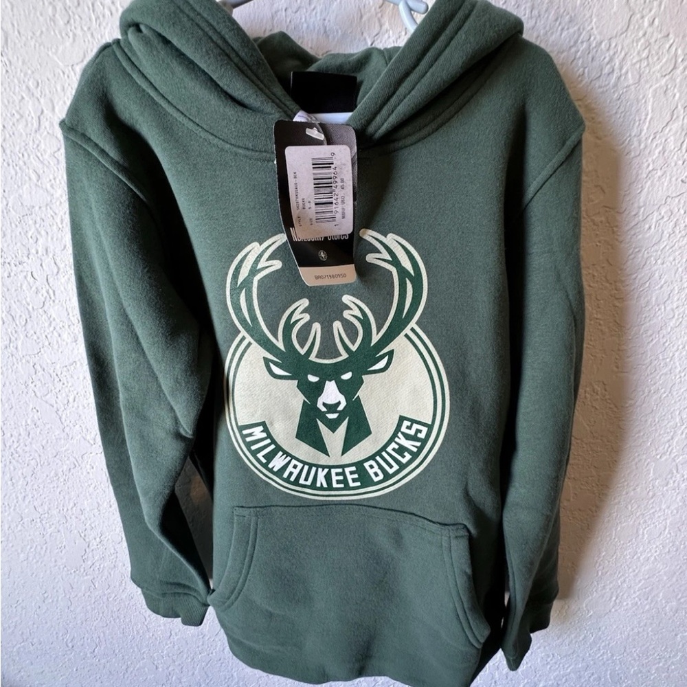 Youth Small Milwaukee Bucks OUTERSTUFF Green Pullover Hoodie 🏀  NWT 🔥